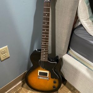 Electric guitar